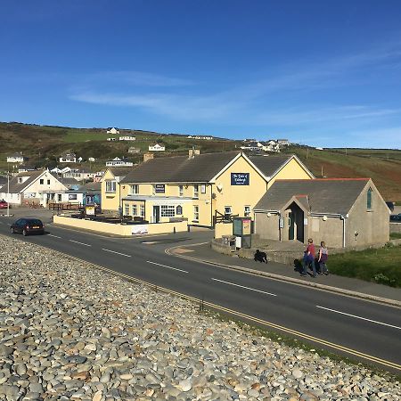 Newgale The Duke Of Edinburgh Inn מראה חיצוני תמונה